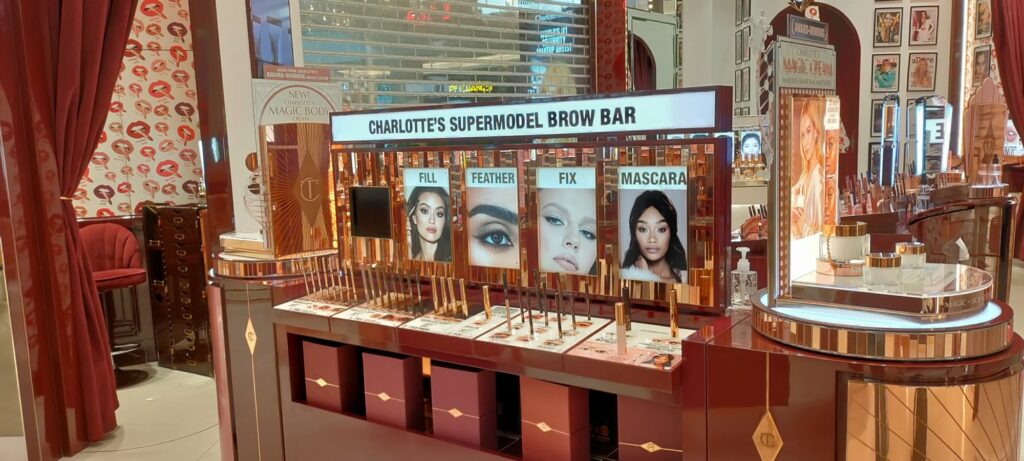 Creative display stands in dubai | display stand manufactores