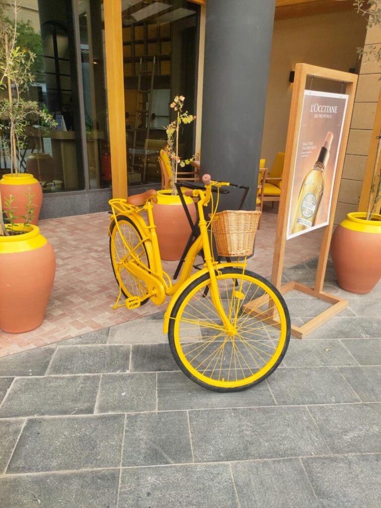 retail display stands dubai